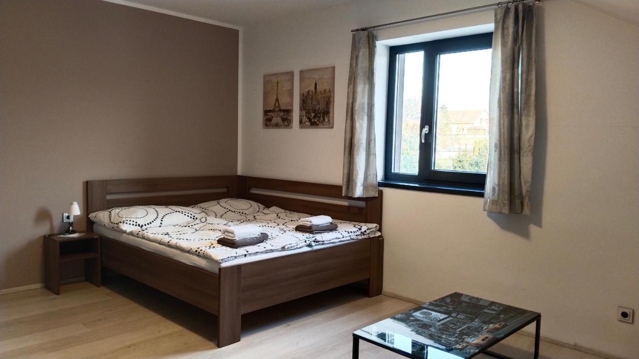 Penzion U Brázdů Ivancice Esterno foto